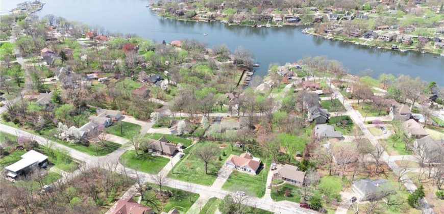 Homes for Sale in Weatherby Lake, MO 64152 | 7910 NW Eastside Drive