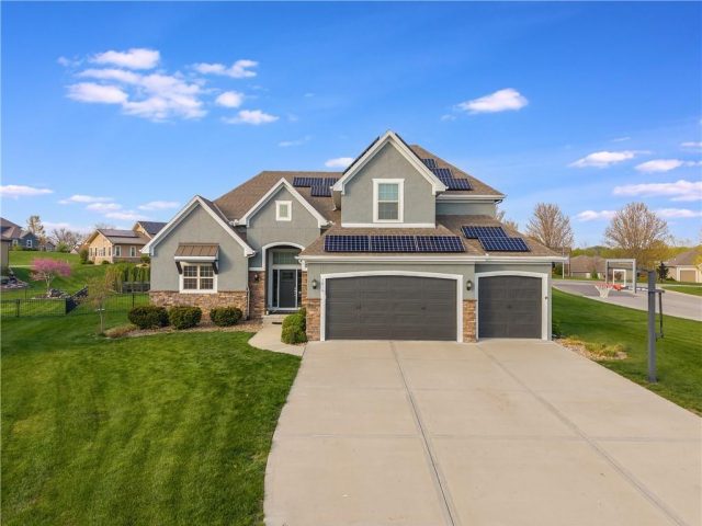 Homes for Sale in Weatherby Lake, MO 64152 | 7816 NW Roberts Road