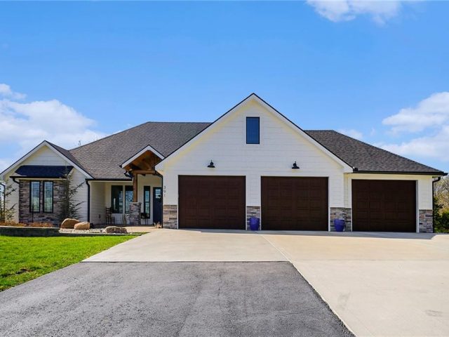 Homes for Sale in Smithville, MO 64089 | 391 NW 174th Court