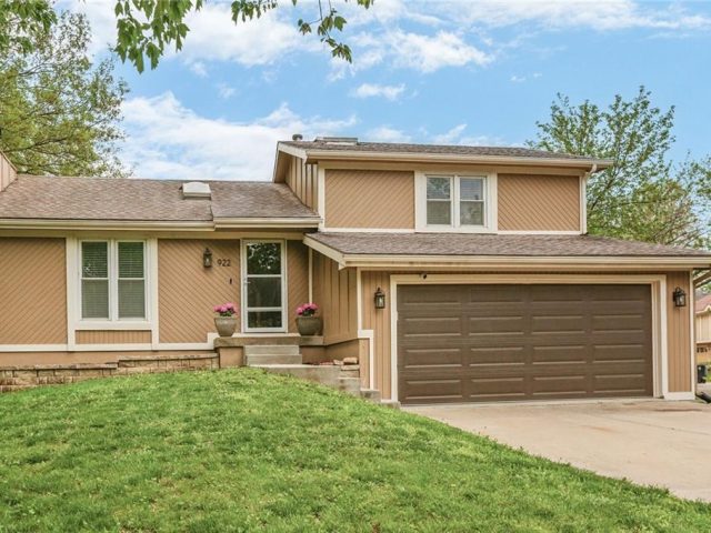 Homes for Sale in Kansas City, MO 64155 | 922 NE Karapat Drive
