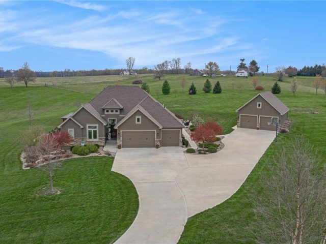 Homes for Sale in Smithville, MO 64089 | 17560  Smith’s Mill Road