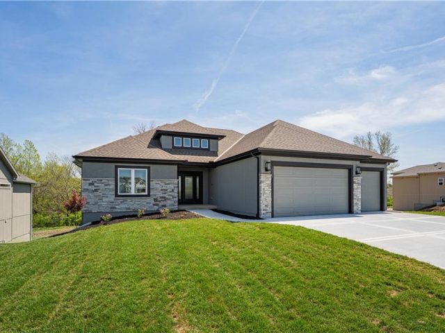 Homes for Sale in Kansas City, MO 64155 | 10527 N Liberty Street