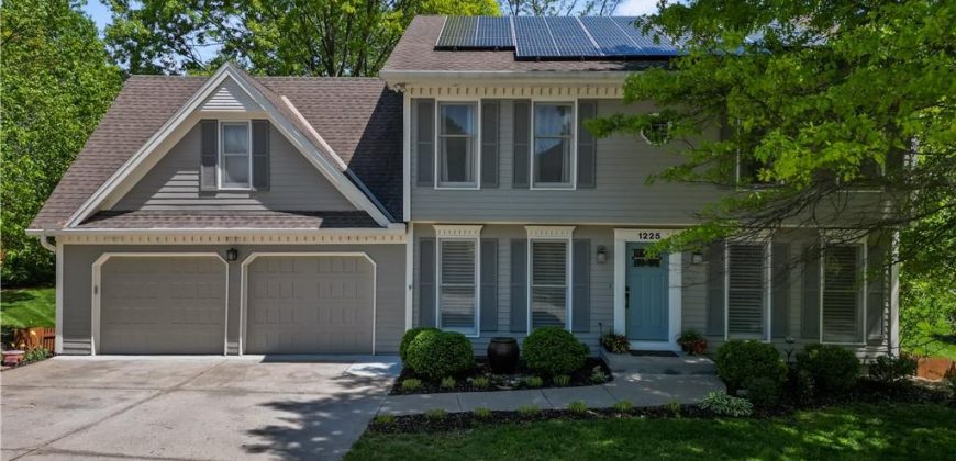 Homes for Sale in Liberty, MO 64068 | 1225  WILDBRIAR Drive