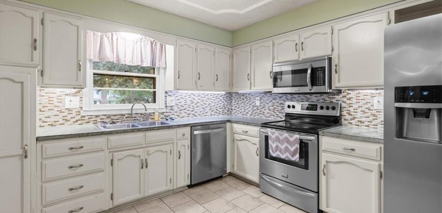 Homes for Sale in Parkville, MO 64152 | 7025 NW Winan Road