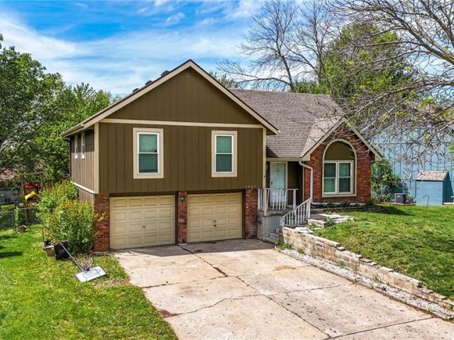 Homes for Sale in Kansas City, MO 64153 | 7905 NW 85th Terrace