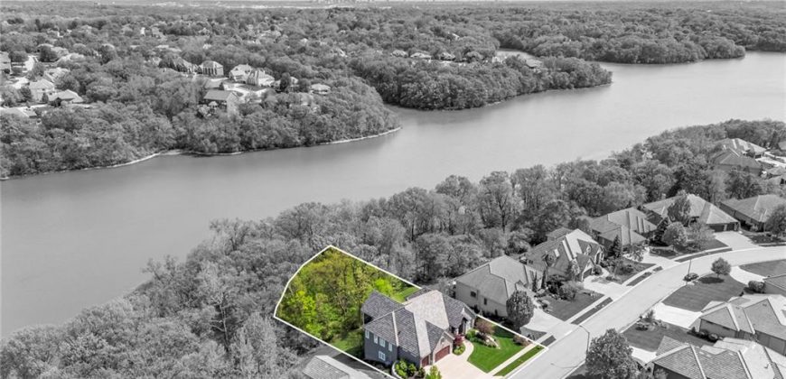 Homes for Sale in Parkville, MO 64152 | 6325  Edgewater Drive