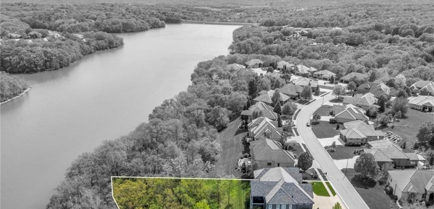 Homes for Sale in Parkville, MO 64152 | 6325  Edgewater Drive