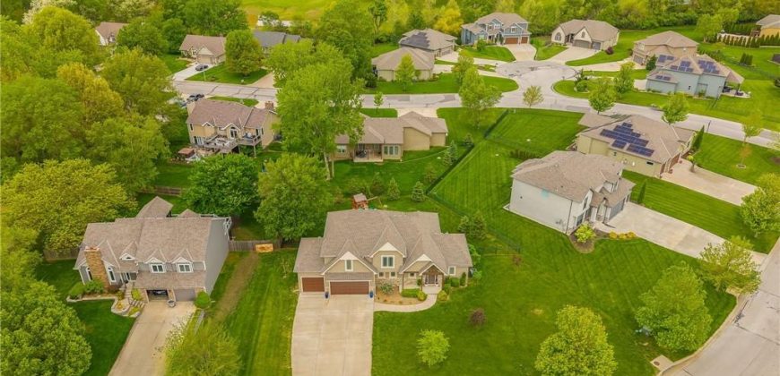 Homes for Sale in Weatherby Lake, MO 64152 | 7804 NW Lynns Lane