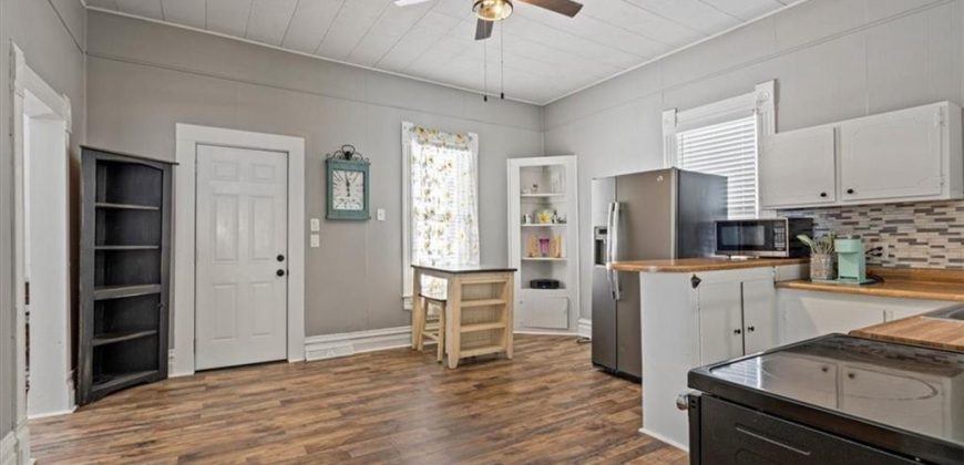 Homes for Sale in Kearney, MO 64060 | 207 E Washington Street
