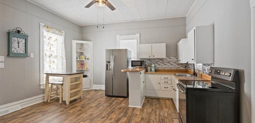 Homes for Sale in Kearney, MO 64060 | 207 E Washington Street