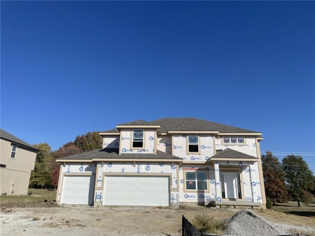 Homes for Sale in Kansas City, MO 64155 | 1604 NE 105th Terrace