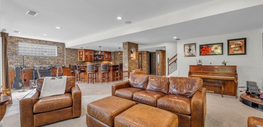 Homes for Sale in Parkville, MO 64152 | 8190  Shoreline Drive