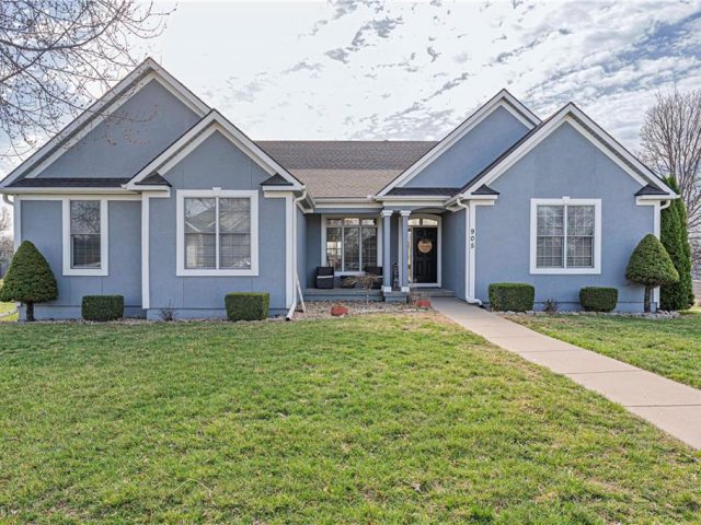 Homes for Sale in Kearney, MO 64060 | 905  Meadowbrook Drive