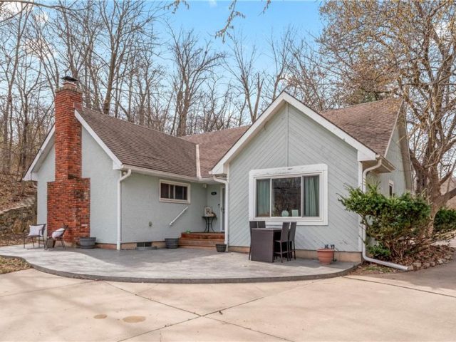 Homes for Sale in Kansas City, MO 64151 | 6814 NW Vista Avenue