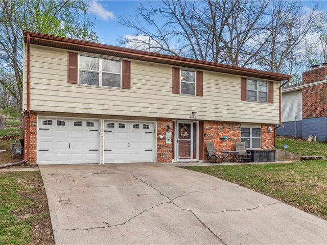 Homes for Sale in Kansas City, MO 64119 | 5653 N Tullis Avenue