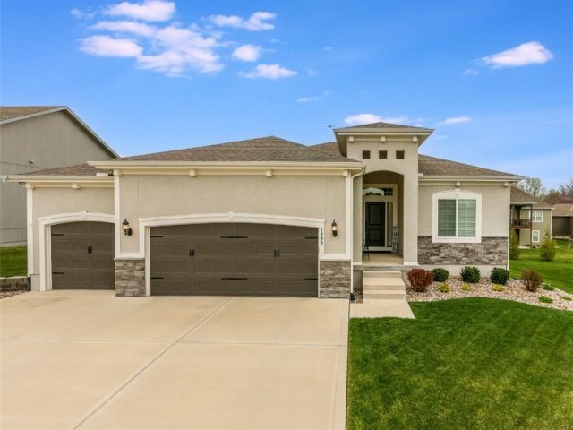 Homes for Sale in Parkville, MO 64152 | 7465 NW Chambers Street