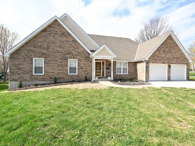 Homes for Sale in Kansas City, MO 64119 | 4305  Shady Lane Drive