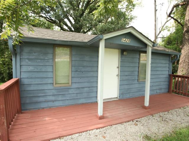 Homes for Sale in Kansas City, MO 64151 | 5428  Houston Lake Drive