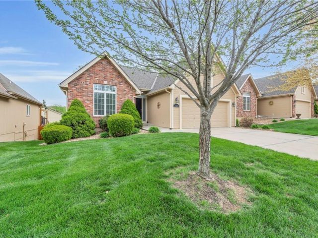 Homes for Sale in Kansas City, MO 64151 | 6511 N Strathbury Avenue