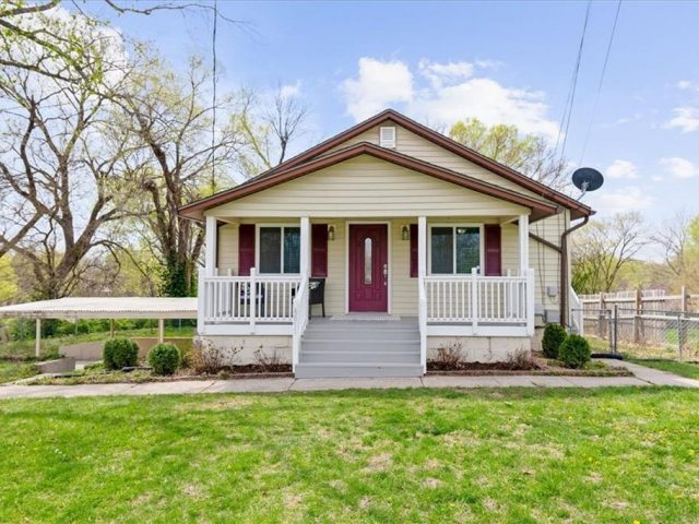 Homes for Sale in Kansas City, MO 64117 | 4811 NE 44th Terrace