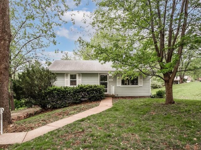 Homes for Sale in Kansas City, MO 64119 | 6921 NE 53rd Street