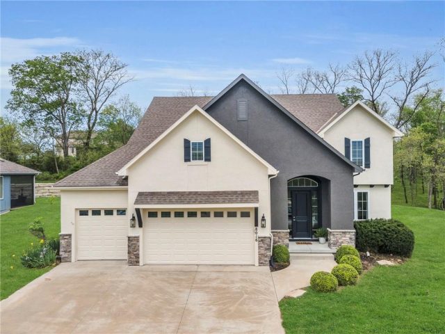 Homes for Sale in Weatherby Lake, MO 64152 | 8016 NW Roberts Road