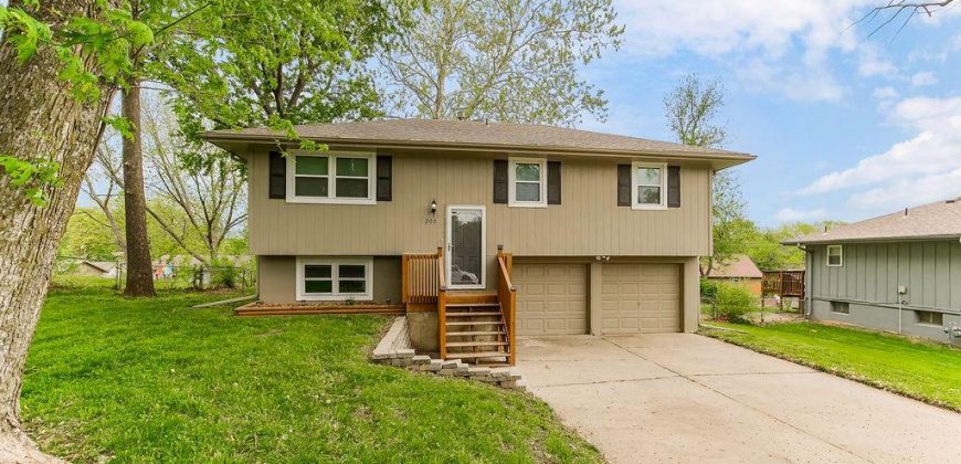 Homes for Sale in Liberty, MO 64068 | 200  Meade Street