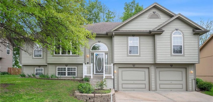 Homes for Sale in Smithville, MO 64089 | 309  Lakeview Drive