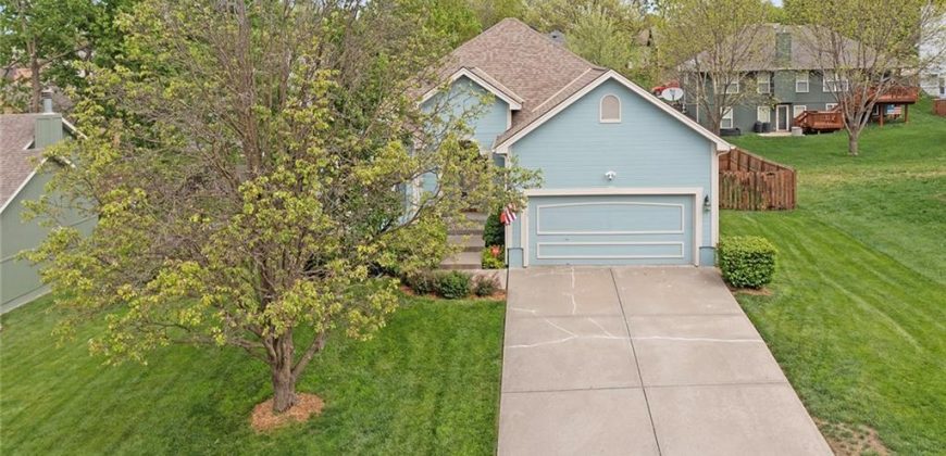 Homes for Sale in Smithville, MO 64089 | 304  Lakeview Drive