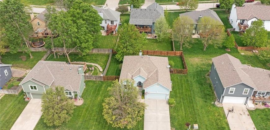 Homes for Sale in Smithville, MO 64089 | 304  Lakeview Drive