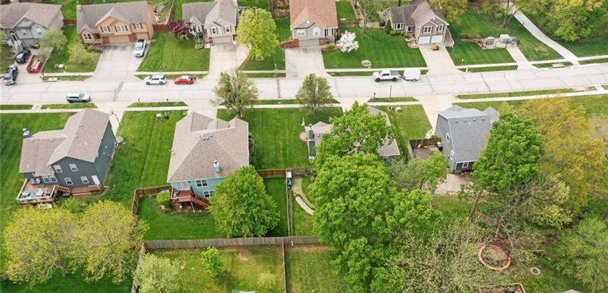 Homes for Sale in Smithville, MO 64089 | 304  Lakeview Drive