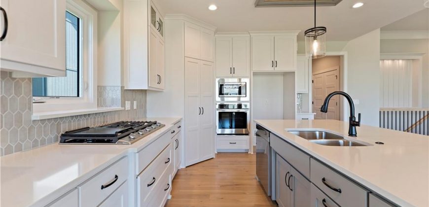 Homes for Sale in Kansas City, MO 64155 | 1320 NW 106th Terrace