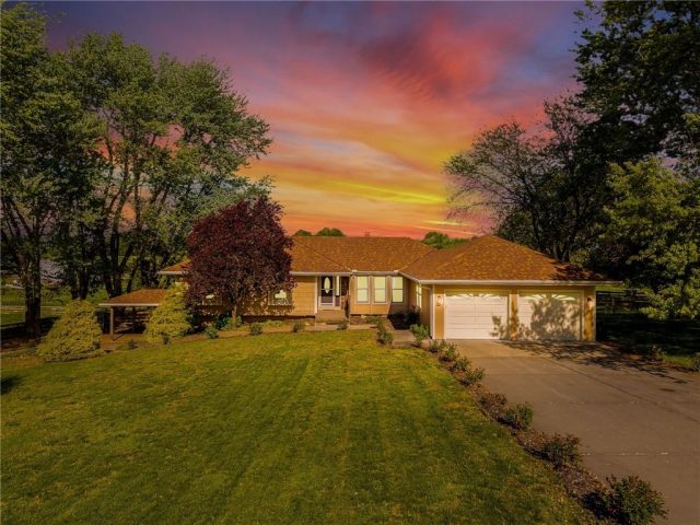 Homes for Sale in Liberty, MO 64068 | 9311  WILLOW Road