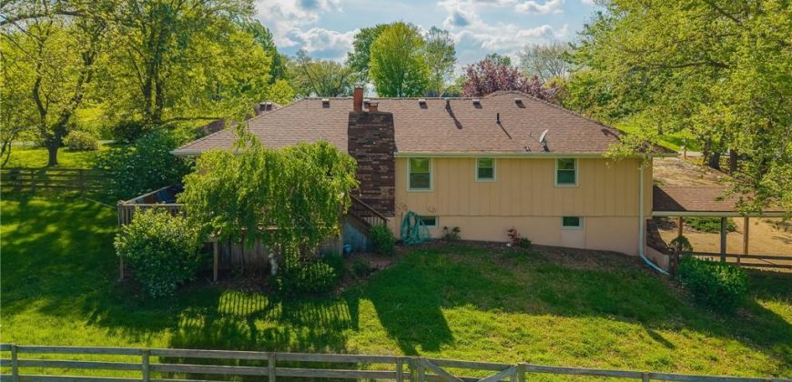 Homes for Sale in Liberty, MO 64068 | 9311  WILLOW Road