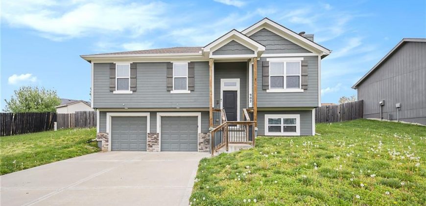 Homes for Sale in Smithville, MO 64089 | 902  Sunflower Street