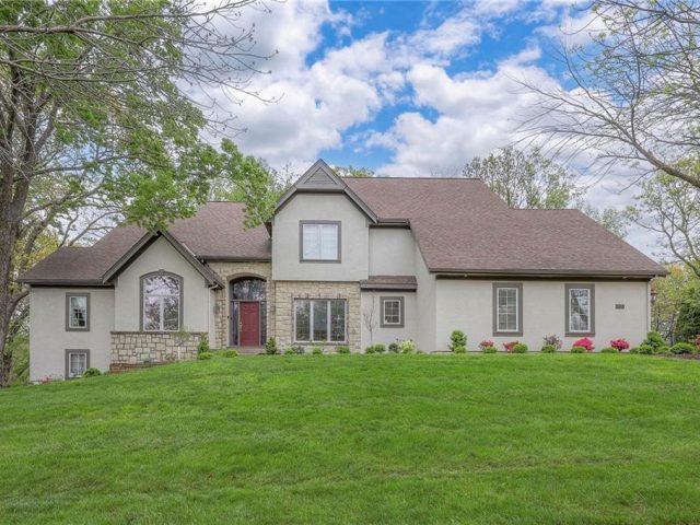 Homes for Sale in Kansas City, MO 64116 | 4411 N Mulberry Drive