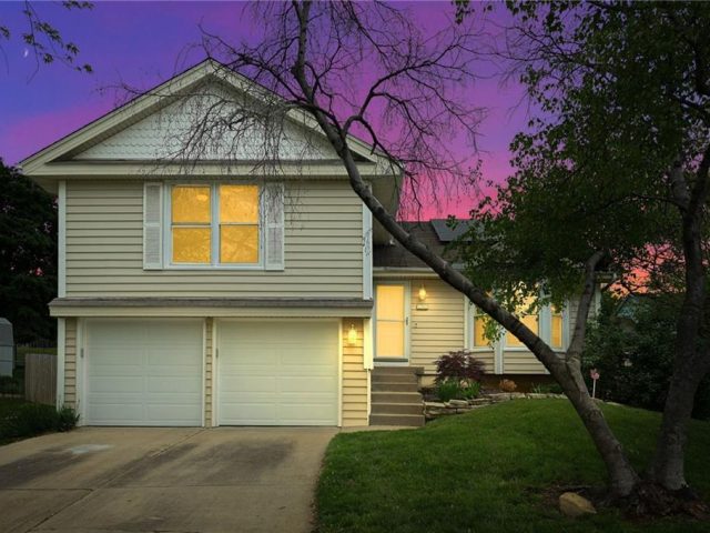Homes for Sale in Kansas City, MO 64118 | 1712 NW 63rd Court