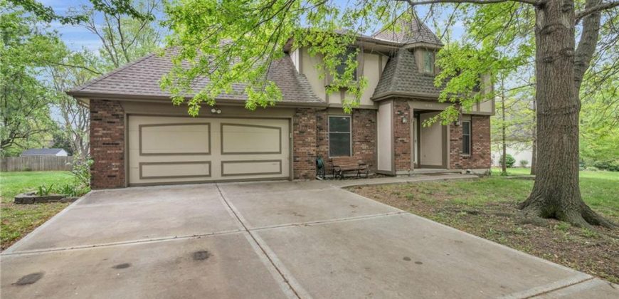 Homes for Sale in Kansas City, MO 64154 | 8535 N Overland Drive