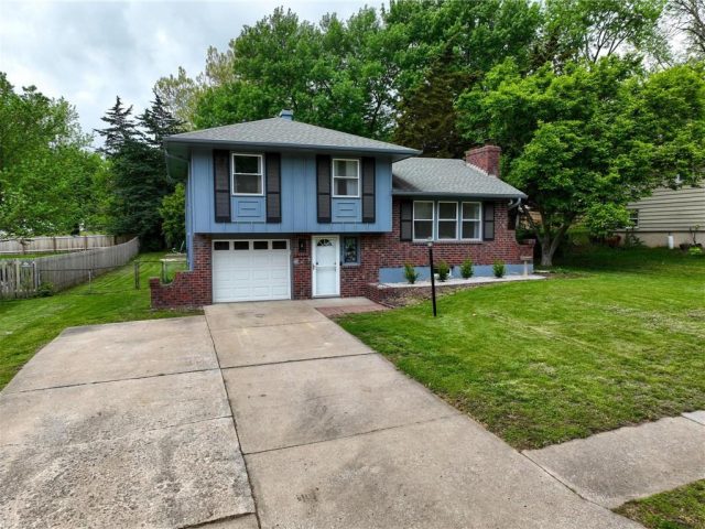 Homes for Sale in Gladstone, MO 64118 | 7522 N Lydia Avenue