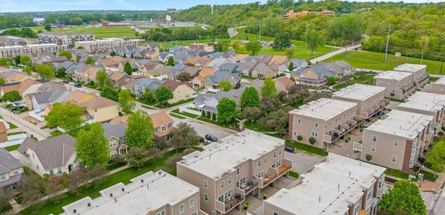 Homes for Sale in Kansas City, MO 64116 | 2911  GENTRY PARK Parkway