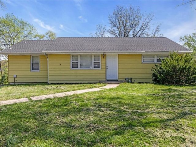 Homes for Sale in Kansas City, MO 64119 | 479 NE Meadowbrook Road