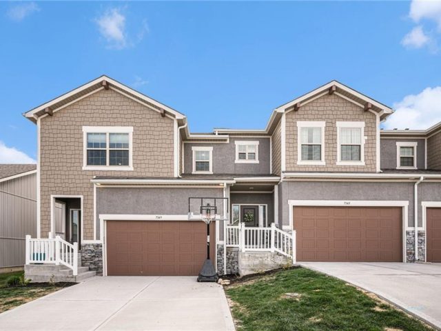 Homes for Sale in Parkville, MO 64152 | 7349  Grand Slam Street, Unit#34 D