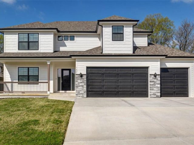 Homes for Sale in Kansas City, MO 64152 | 7430 N Lamar Drive