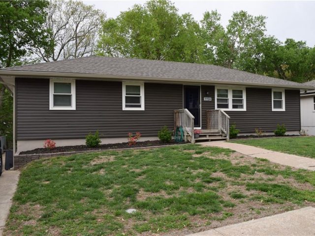 Homes for Sale in Kansas City, MO 64152 | 7724 NW Milrey Drive