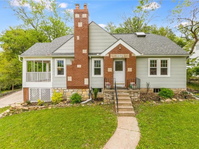 Homes for Sale in Kansas City, MO 64117 | 3521 N Walrond Avenue