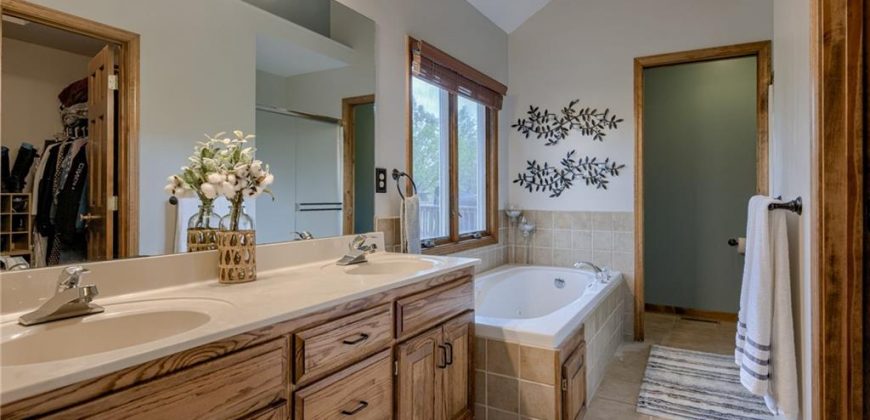 Homes for Sale in Smithville, MO 64089 | 204  Surrey Court
