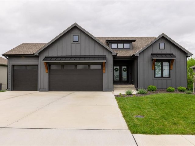 Homes for Sale in Kansas City, MO 64155 | 10430 N Mulberry Street