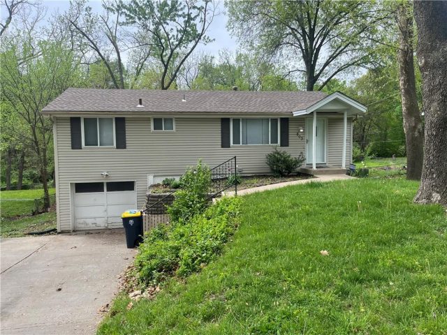 Homes for Sale in Kansas City, MO 64118 | 803 NE 82nd Terrace