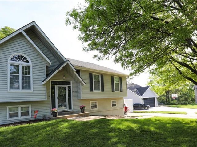 Homes for Sale in Pleasant Valley, MO 64068 | 7305  Chaddy Circle