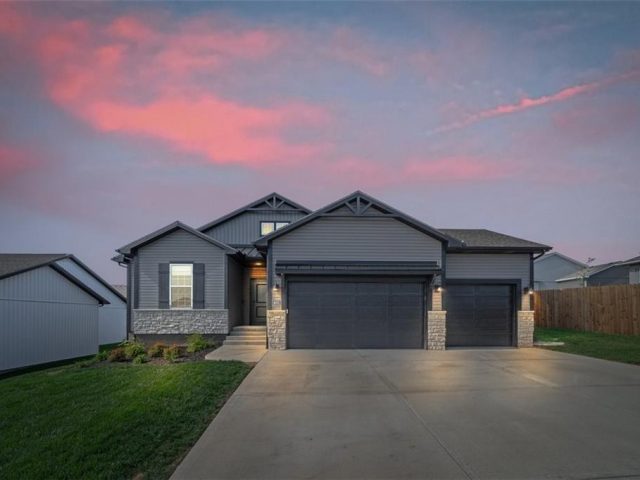 Homes for Sale in Kansas City, MO 64154 | 4001 NW 95th Street